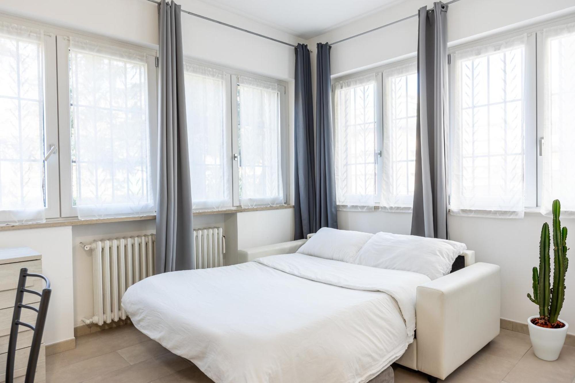 Cesano Boscone- One-Room Flat, Wi-Fi E Netflix Eksteriør billede